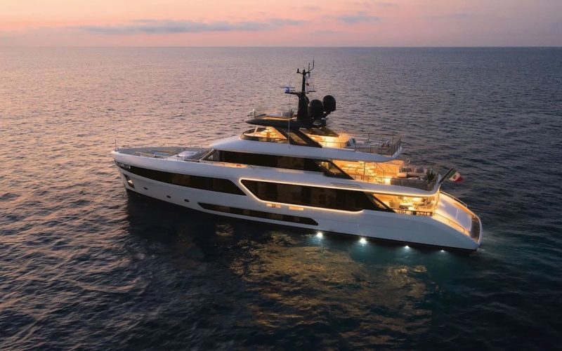 KOJU âThe Multiple Award Winning Benetti Yacht Blending 1960âs Style With 2022 Mechanics.