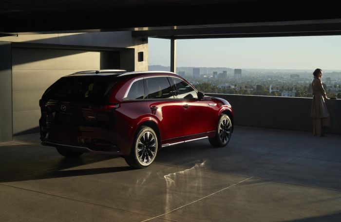 Expect Sleek Design and Powerful Performance from Mazdaâs Luxury Flagship CX-90