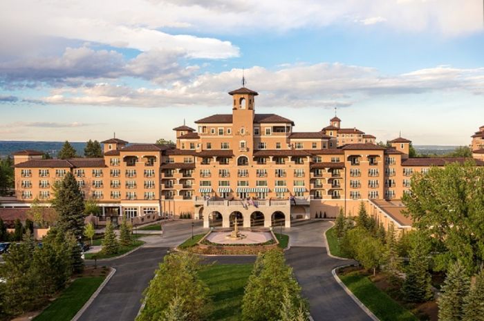 Getaway to Luxury in the Rockies: The Broadmoor