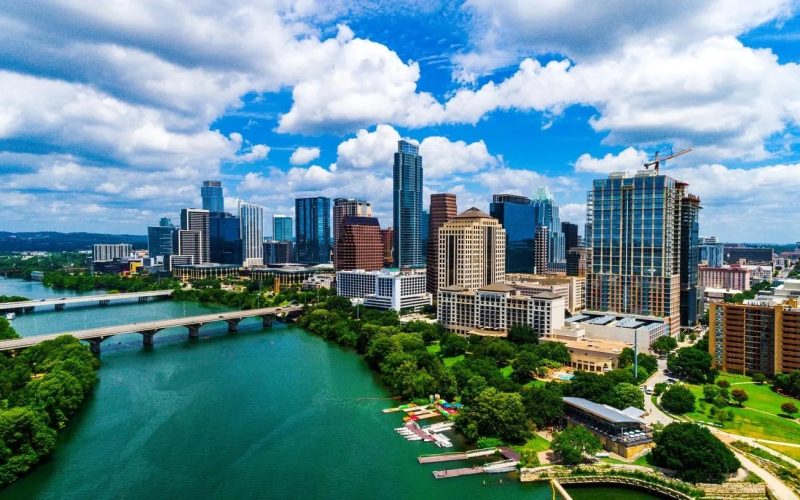 Dive Into The Beauty Of Austin At The Loren At Lady Bird Lake