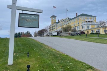 This Newly Renovated Luxury Resort in New Hampshire Offers Stunning White Mountain Views