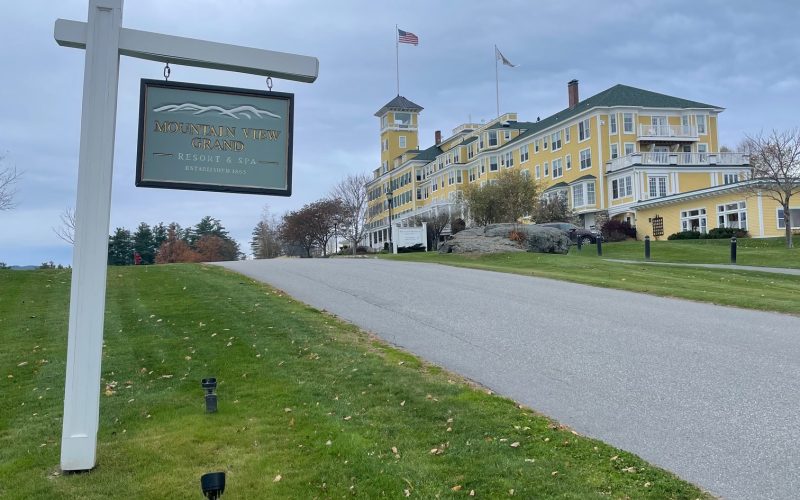 This Newly Renovated Luxury Resort in New Hampshire Offers Stunning White Mountain Views