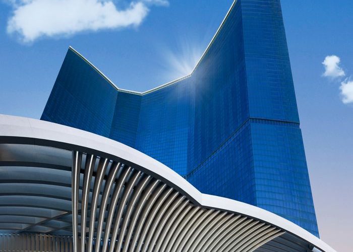 Dive into Luxury: The Exquisite Pools, Restaurants and Casino Await at Fontainebleau Las Vegas