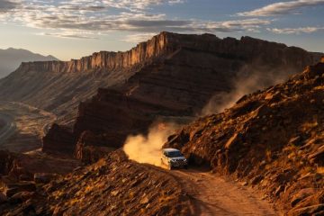 Land Rover Teases the Debut of its New High-Performance Flagship: Defender OCTA