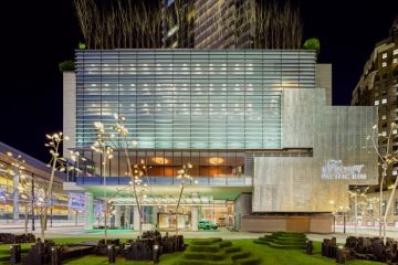 The Fairmont Pacific Rim Raises the Bar in Vibrant Vancouver