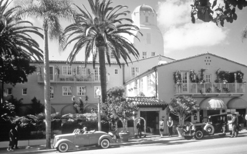 A Stay at La Jolla’s Landmark âPink Ladyâ La Valencia Hotel Will Always be in Style