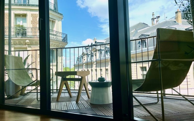 Parisian Hotel Embraces Champs-ÃlysÃes Spirit