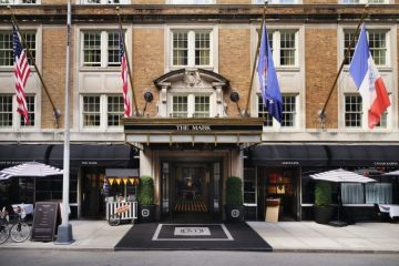 A Swiss-Inspired Holiday Chalet Arrives at NYCâs The Mark