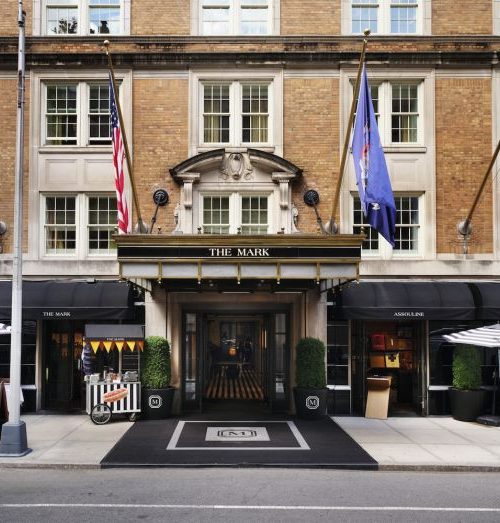 A Swiss-Inspired Holiday Chalet Arrives at NYCâs The Mark