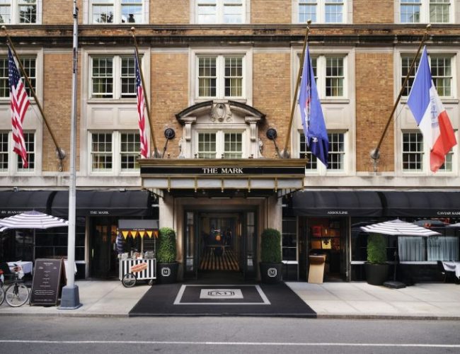 A Swiss-Inspired Holiday Chalet Arrives at NYCâs The Mark